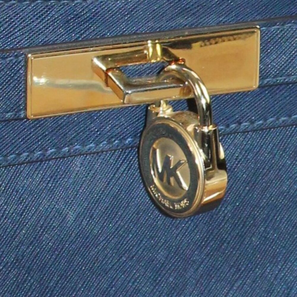 Michael Kors Hamilton Travelers Navy Cross Body Messenger Matching Wallet - Picture 10 of 12
